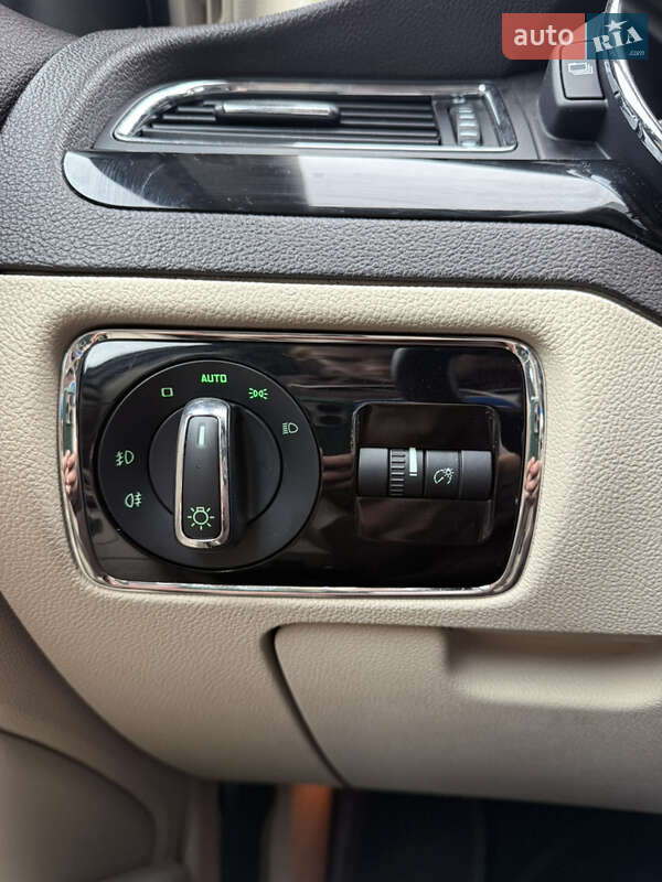 Універсал Skoda Superb 2013 в Ковелі