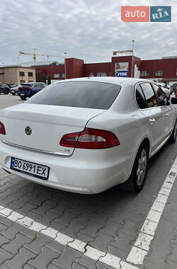 Ліфтбек Skoda Superb 2013 в 