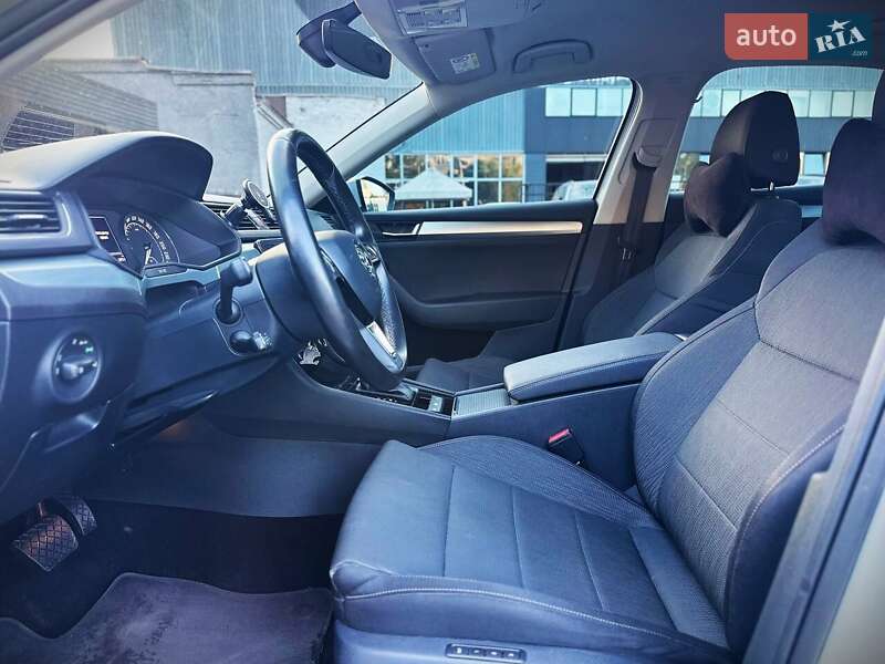 Лифтбек Skoda Superb 2019 в Киеве