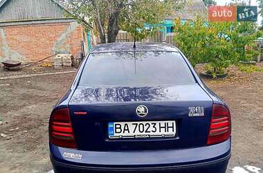 Лифтбек Skoda Superb 2003 в Новомиргороде