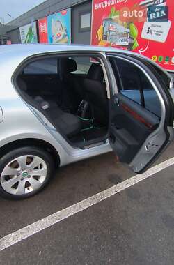 Лифтбек Skoda Superb 2011 в 