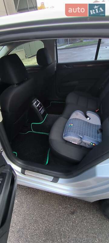 Ліфтбек Skoda Superb 2011 в Великій Олександрівці