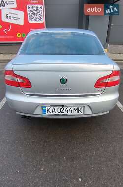 Лифтбек Skoda Superb 2011 в 