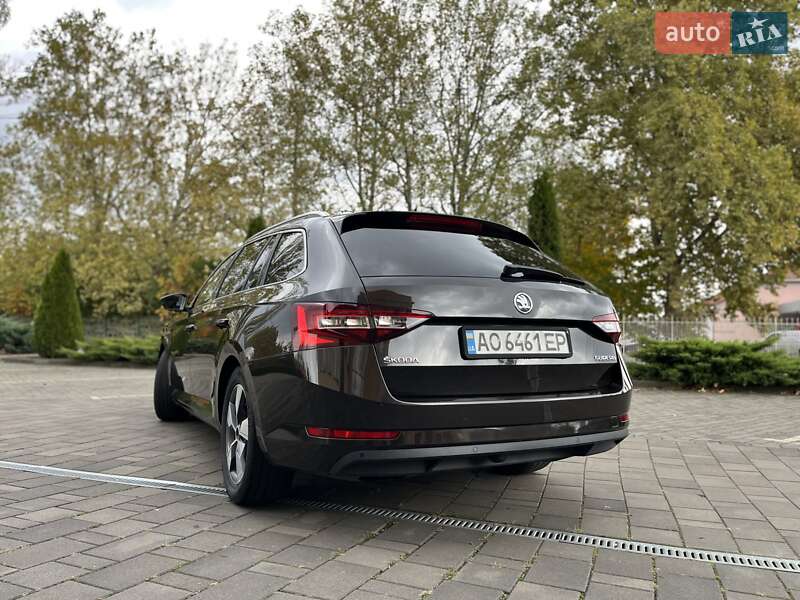 Універсал Skoda Superb 2016 в Береговому