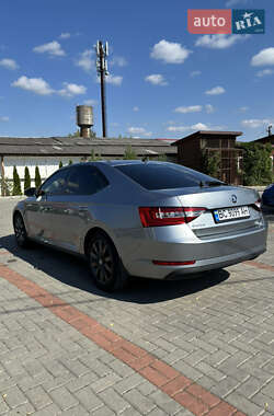 Лифтбек Skoda Superb 2016 в 