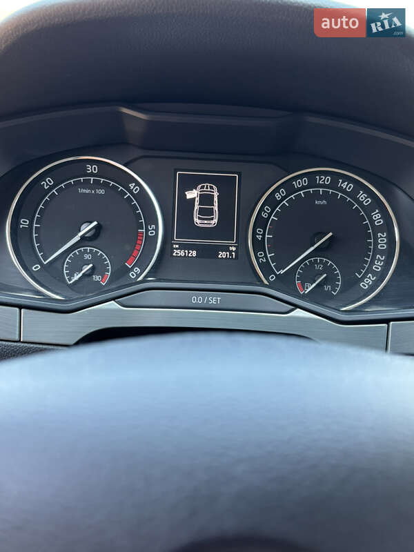 Ліфтбек Skoda Superb 2016 в Золочеві фото 18 Ліфтбек Skoda Superb 2016 в Золочеві