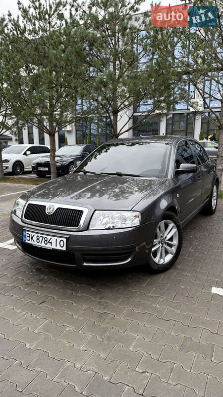 Лифтбек Skoda Superb 2002 в Ровно фото Лифтбек Skoda Superb 2002 в Ровно