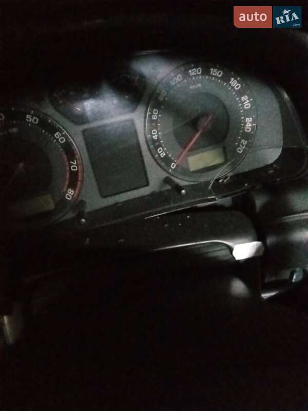 Ліфтбек Skoda Superb 2003 в Миколаєві