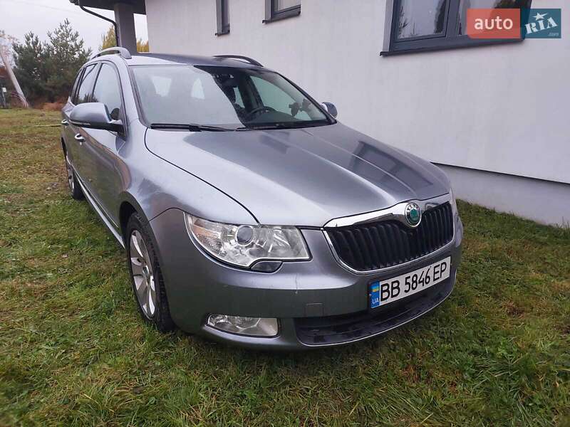 Універсал Skoda Superb 2012 в Дніпрі