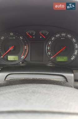 Ліфтбек Skoda Superb 2004 в  фото 8 Ліфтбек Skoda Superb 2004 в