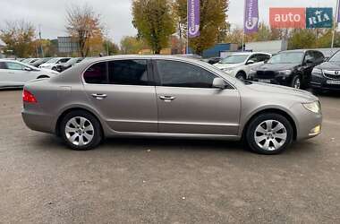 Ліфтбек Skoda Superb 2010 в  фото 4 Ліфтбек Skoda Superb 2010 в