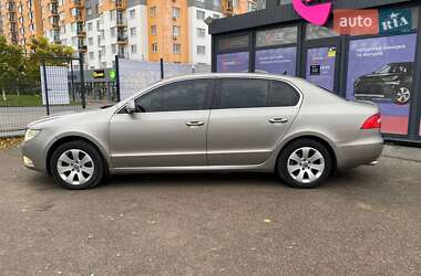 Ліфтбек Skoda Superb 2010 в  фото 8 Ліфтбек Skoda Superb 2010 в