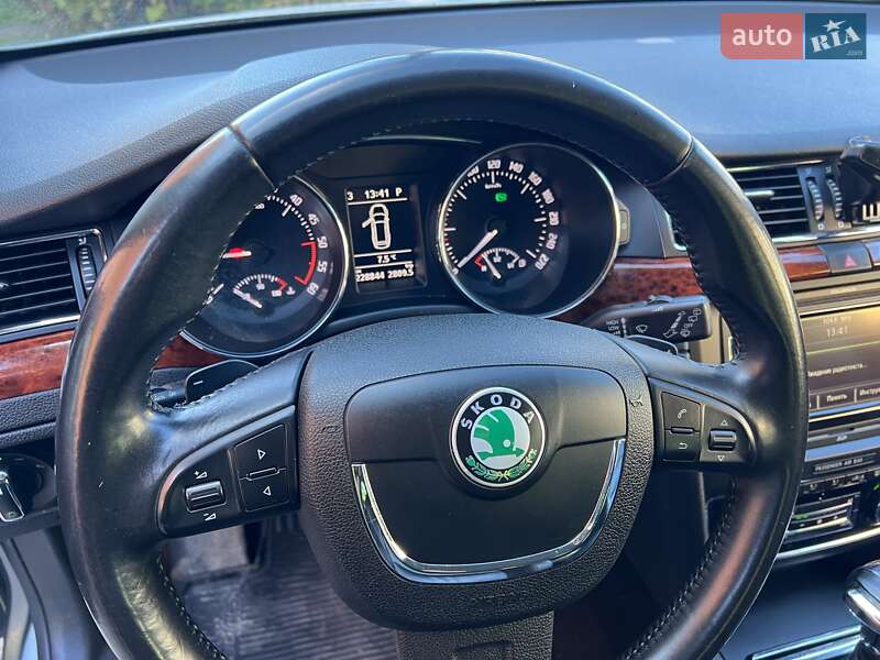 Универсал Skoda Superb 2012 в Каменец-Подольском