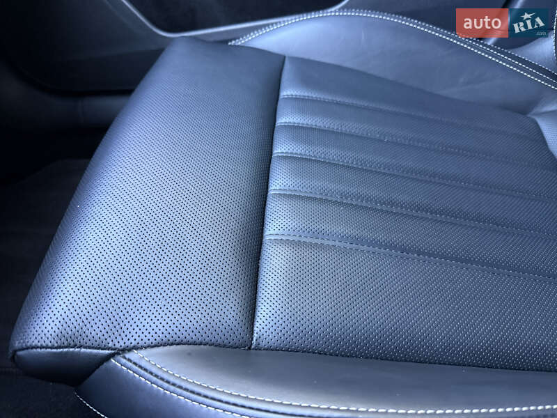 Лифтбек Skoda Superb 2019 в Львове