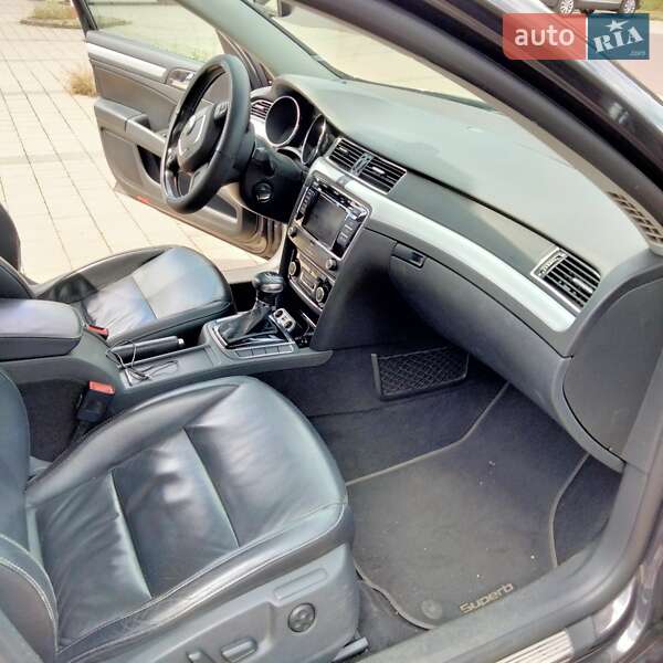 Универсал Skoda Superb 2010 в Хмельницком