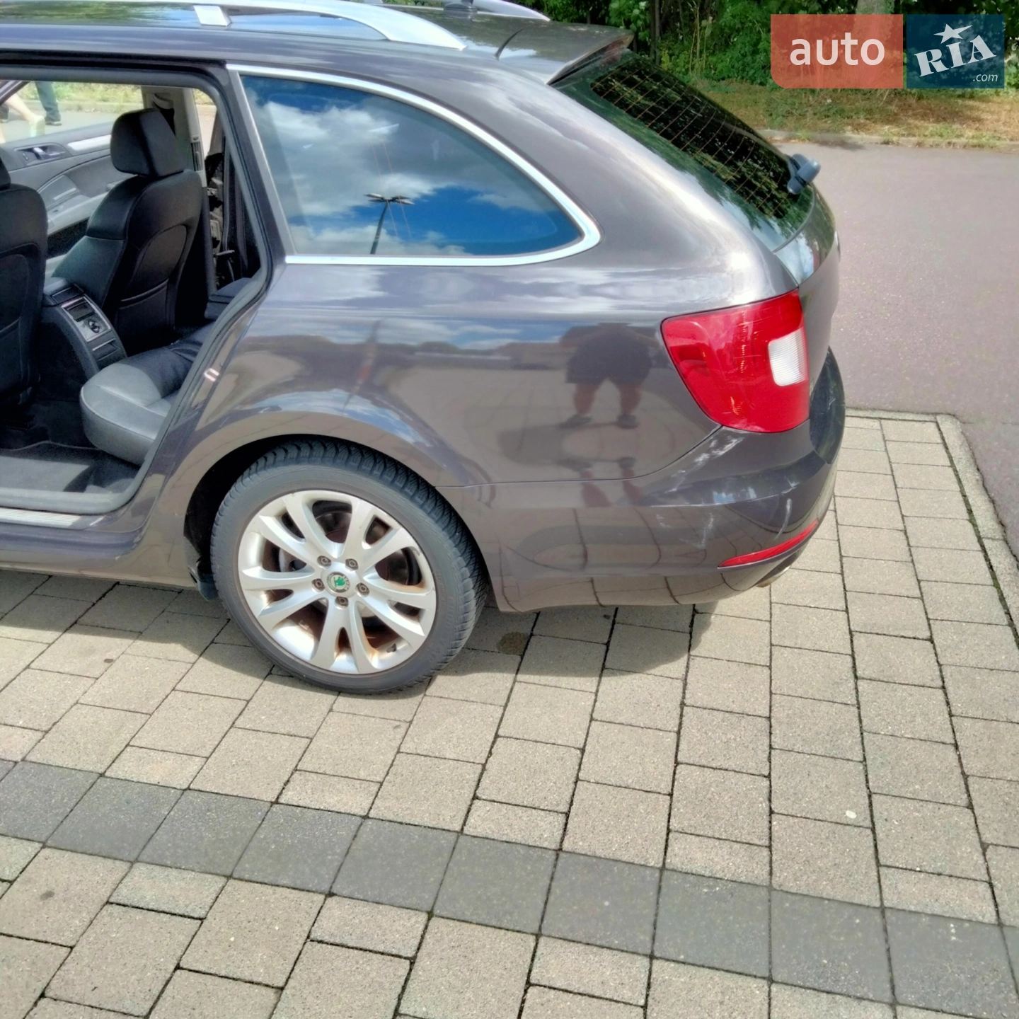2010 Skoda Superb - мініатюра 16
