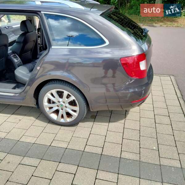 Универсал Skoda Superb 2010 в Хмельницком