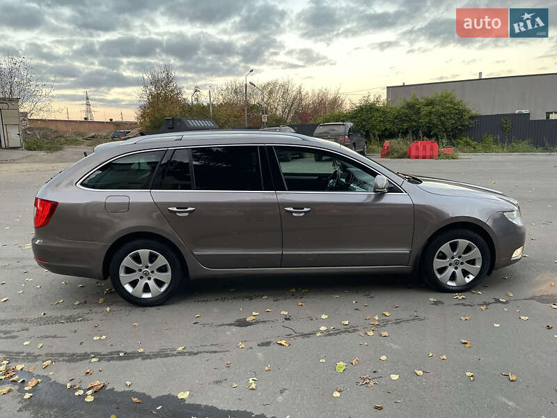 Універсал Skoda Superb 2012 в Рівному