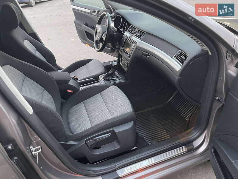 Універсал Skoda Superb 2012 в Рівному