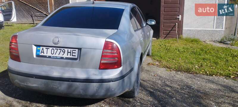 Лифтбек Skoda Superb 2002 в Верховине