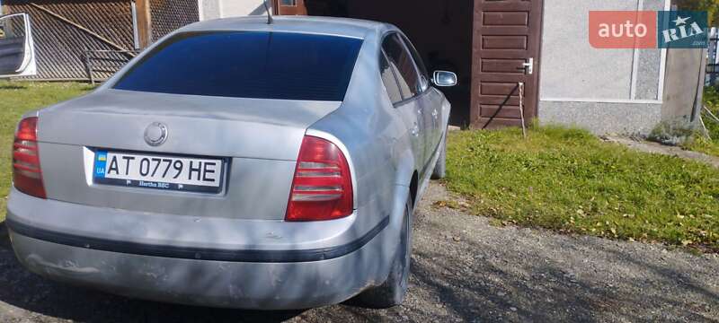 Лифтбек Skoda Superb 2002 в Верховине