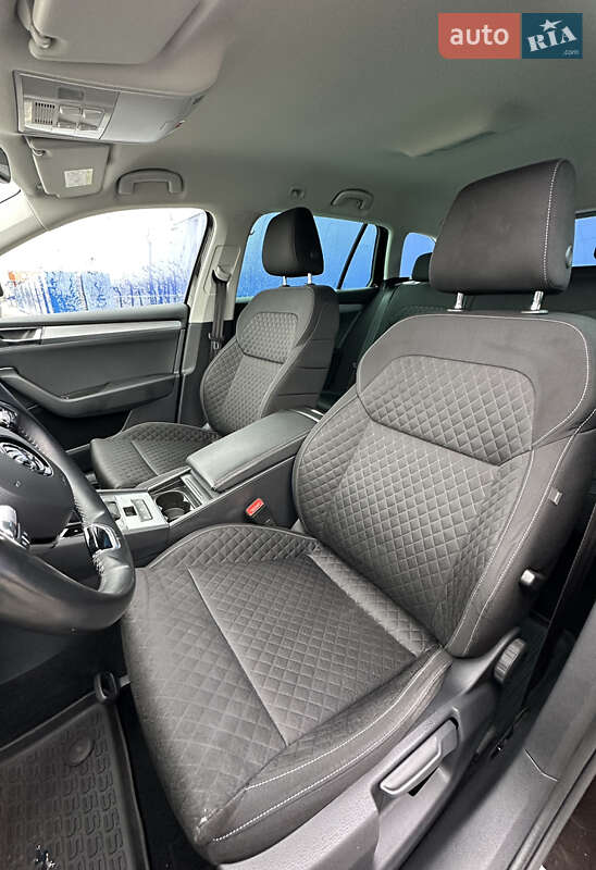 Универсал Skoda Superb 2021 в Нововолынске