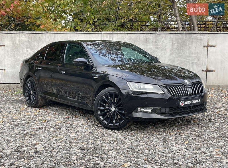 Лифтбек Skoda Superb 2017 в 