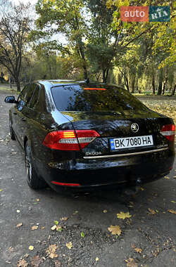 Ліфтбек Skoda Superb 2015 в  фото 5 Ліфтбек Skoda Superb 2015 в