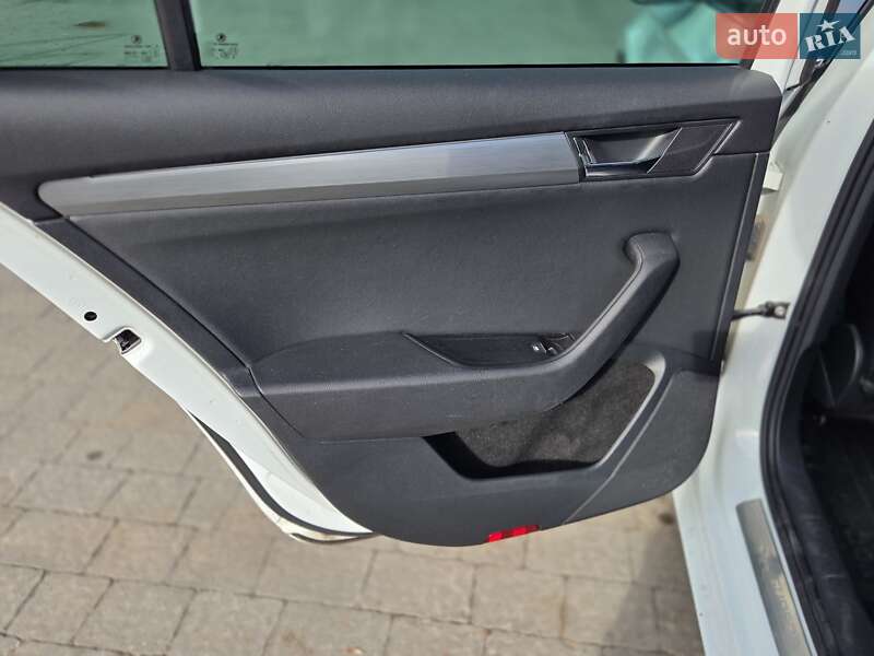 Универсал Skoda Superb 2016 в Бучаче