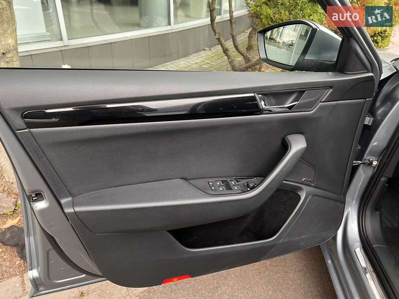 Универсал Skoda Superb 2018 в Ровно
