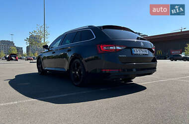 Універсал Skoda Superb 2015 в  фото 4 Універсал Skoda Superb 2015 в
