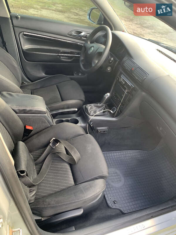 Ліфтбек Skoda Superb 2006 в Дніпрі