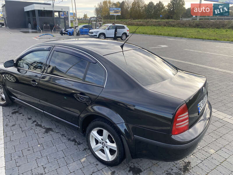 Лифтбек Skoda Superb 2006 в Львове