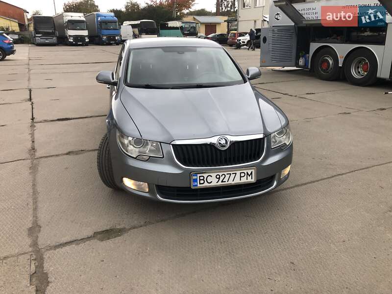 Ліфтбек Skoda Superb 2012 в Львові