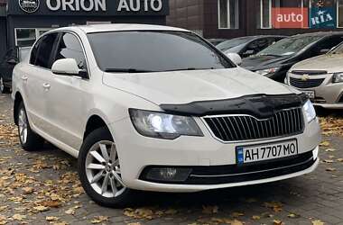 Лифтбек Skoda Superb 2013 в 
