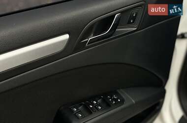 Лифтбек Skoda Superb 2013 в 