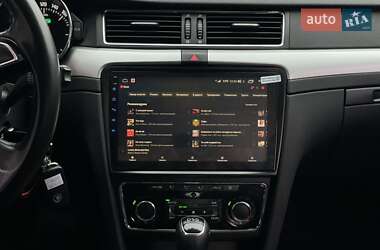 Лифтбек Skoda Superb 2013 в 