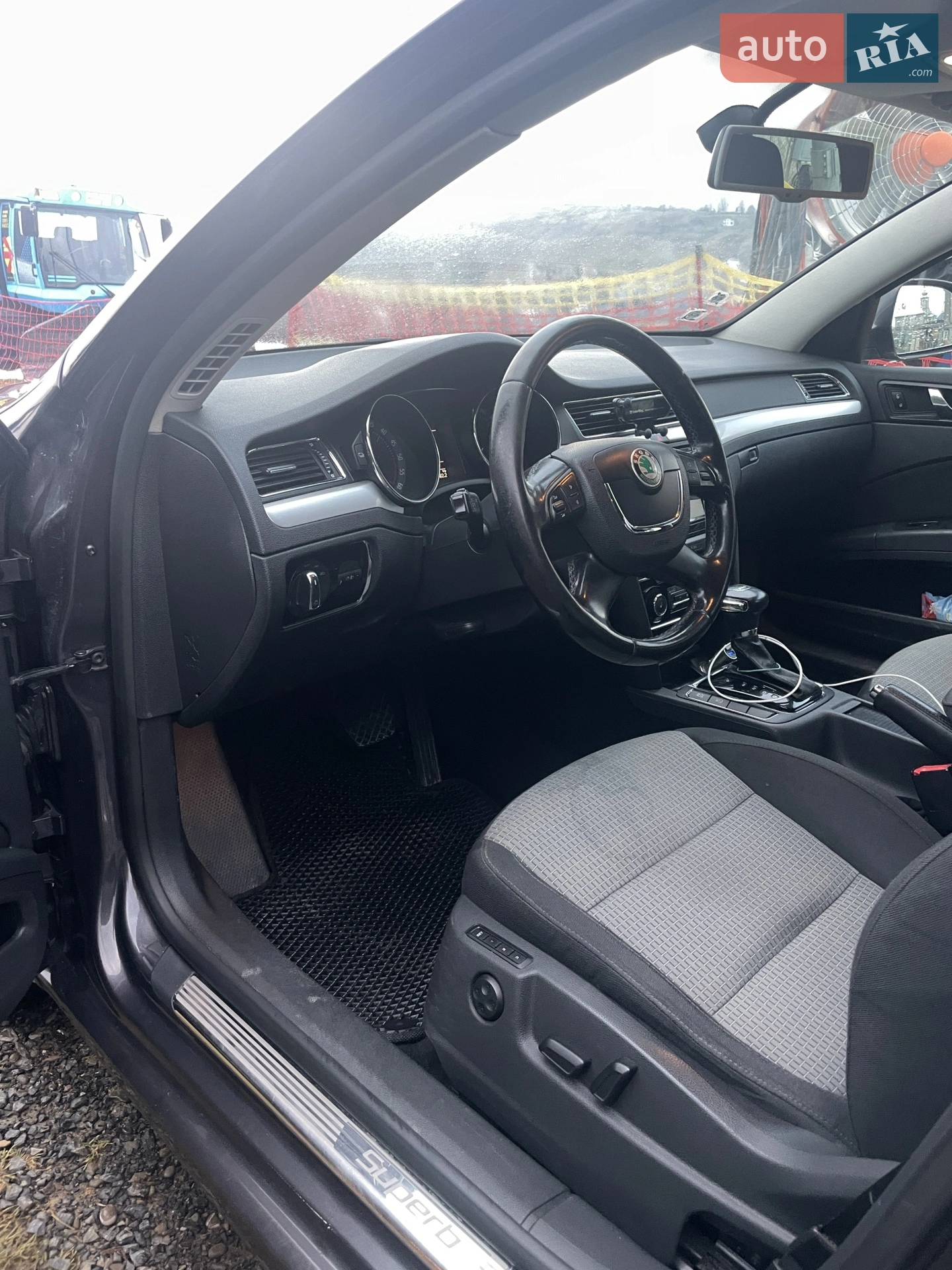 2011 Skoda Superb - мініатюра 8