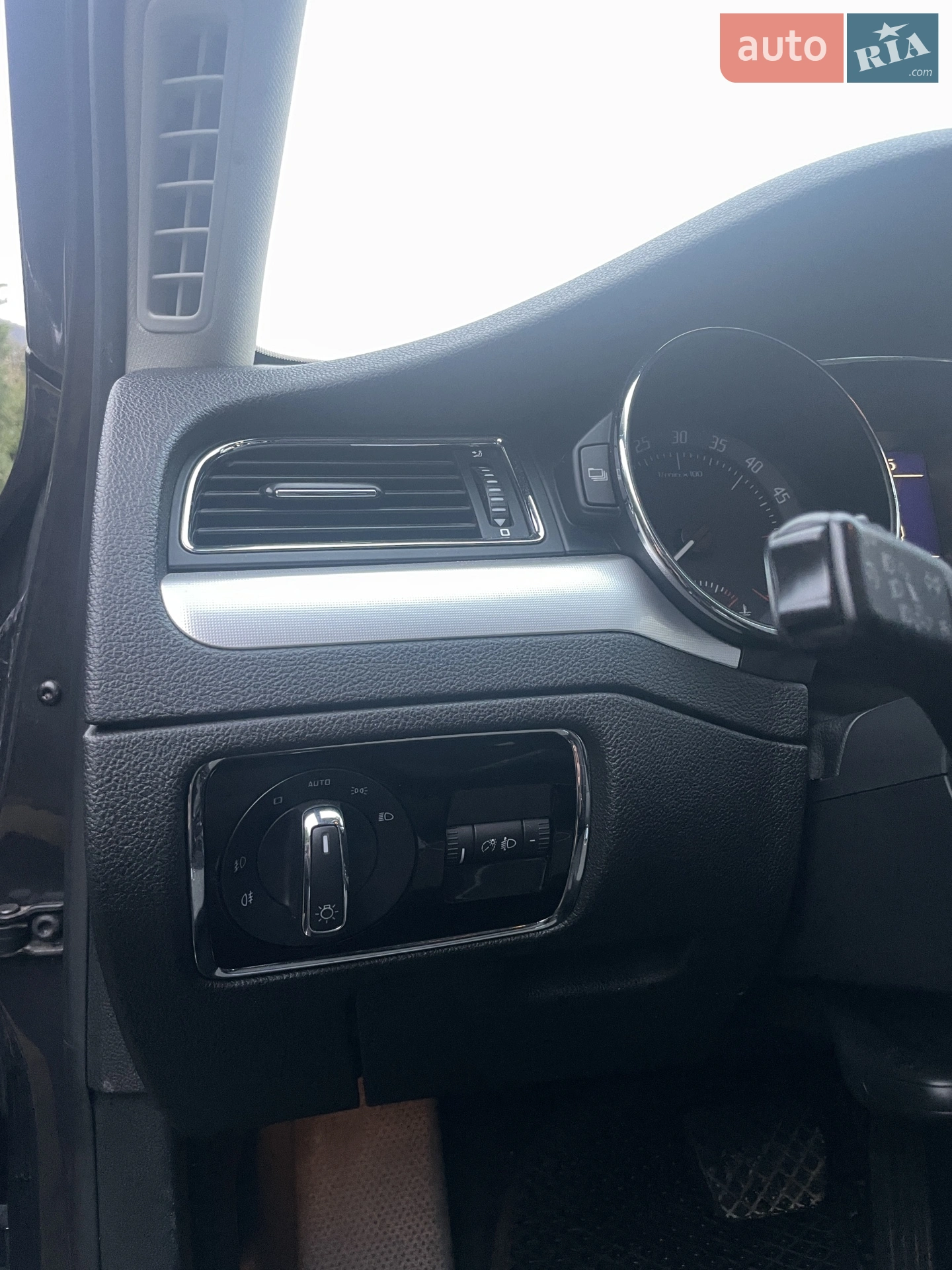 2011 Skoda Superb - мініатюра 13