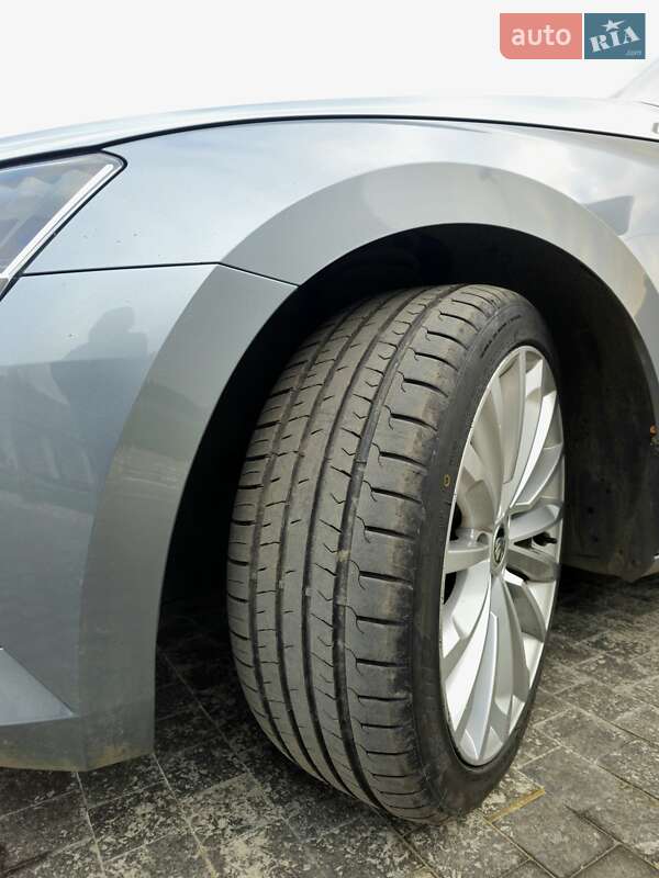 Універсал Skoda Superb 2019 в Костопілі