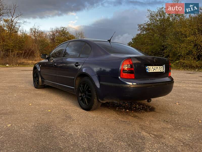 Лифтбек Skoda Superb 2002 в Кропивницком