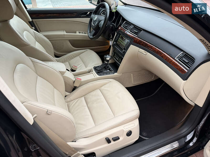 Універсал Skoda Superb 2012 в Рівному