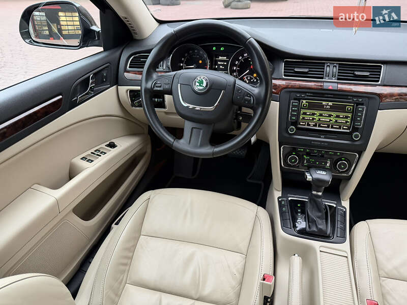 Універсал Skoda Superb 2012 в Рівному