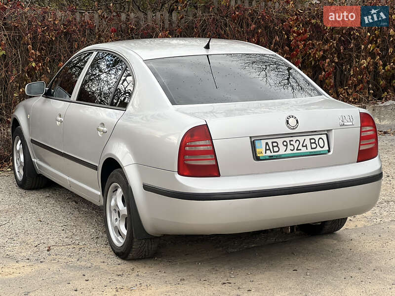 Ліфтбек Skoda Superb 2004 в Вінниці