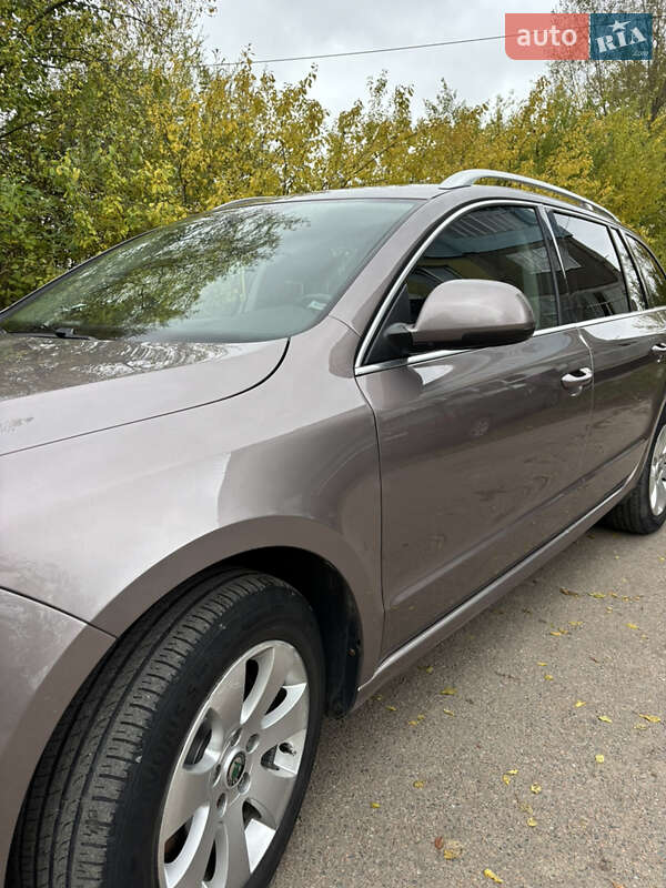 Универсал Skoda Superb 2010 в Ивано-Франковске