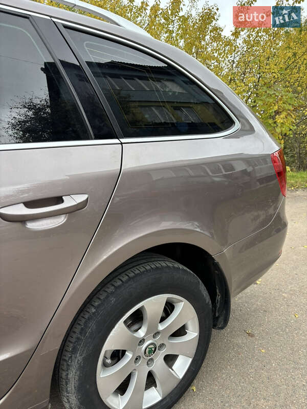 Универсал Skoda Superb 2010 в Ивано-Франковске