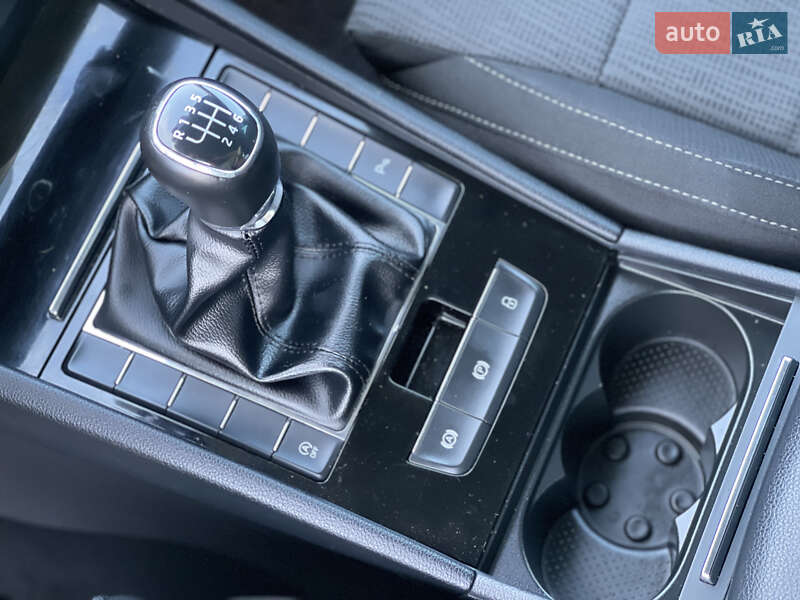 Универсал Skoda Superb 2017 в Нововолынске фото 36 Универсал Skoda Superb 2017 в Нововолынске