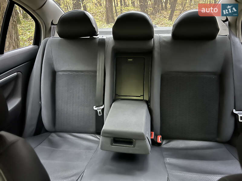 Лифтбек Skoda Superb 2007 в Киеве фото 63 Лифтбек Skoda Superb 2007 в Киеве