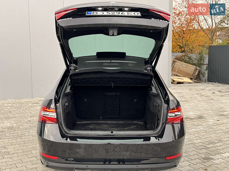 Лифтбек Skoda Superb 2016 в Мукачево