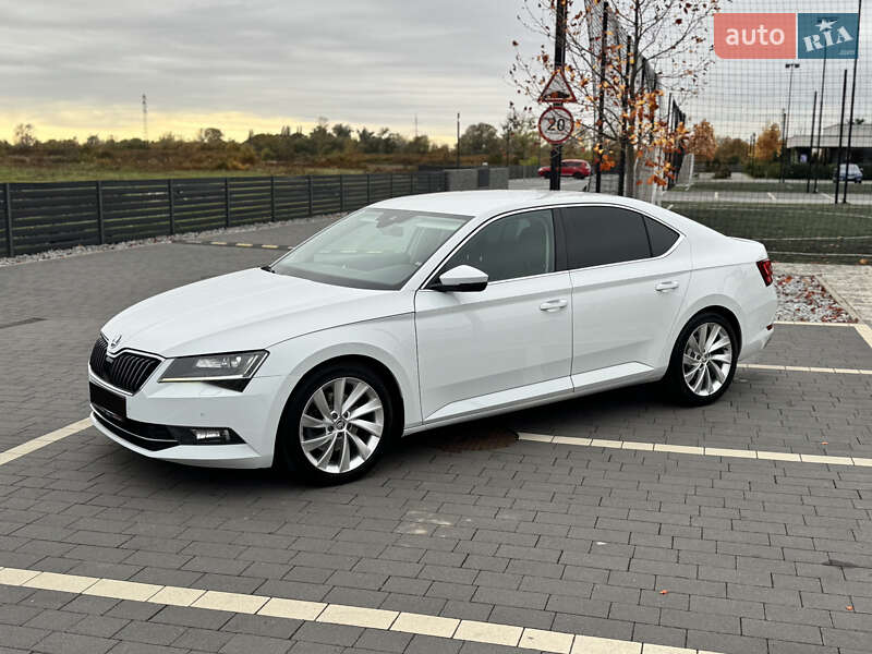 Лифтбек Skoda Superb 2017 в Мукачево